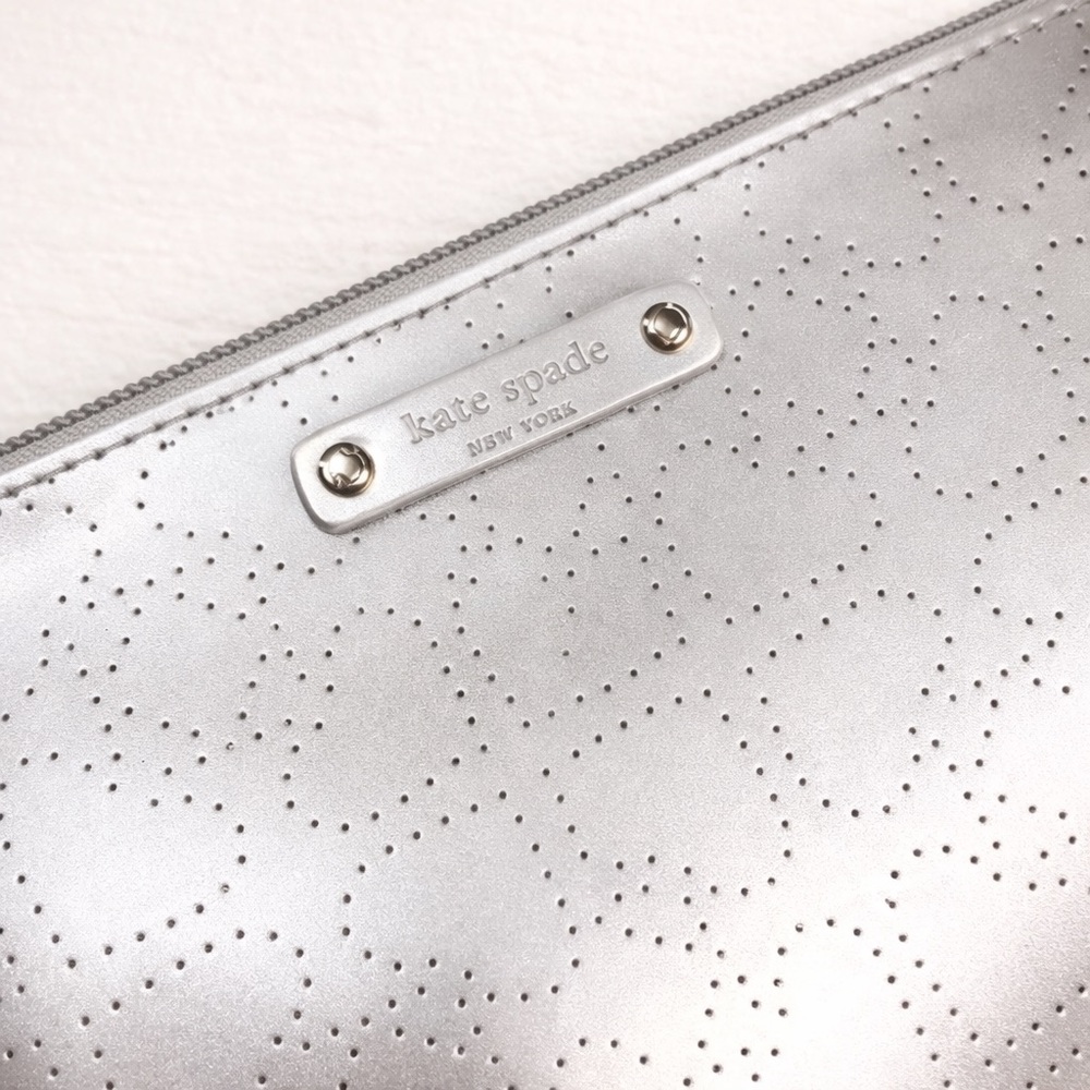 Kate Spade Little Shiloh Metro Silver Perforated Cosmetic Makeup Pouch Clutch - Picture 2 of 13
